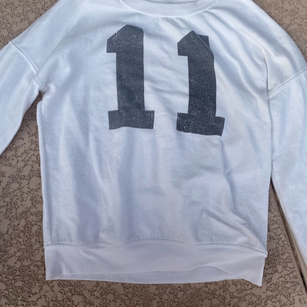 STRANGER THINGS 11 CREWNECK adult small